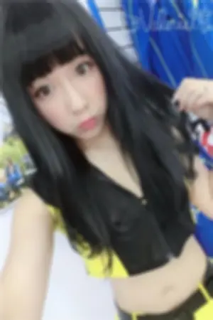 清新制服正妹「Valerie 鸭鸭」好亮眼