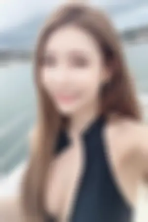 太上火！南韩赛车女郎 蚁腰一手掌握