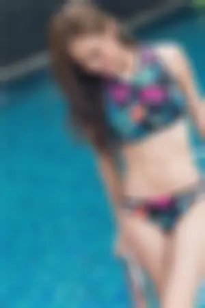 派对尤物DJ 比基尼让人把持不住！