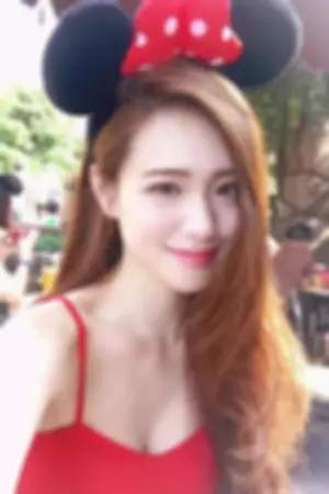 台湾文大第一校花晒美照 胸大腿长堪称魔鬼身材