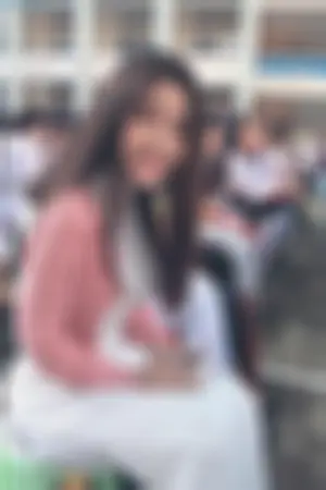 越南「零缺点女神」！16岁清纯高中生，白白圆圆的好身材