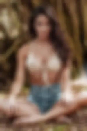 「比基尼辣妹」前凸后翘