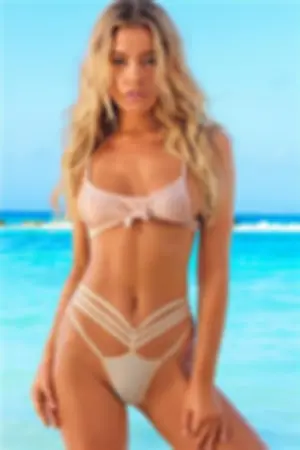 夏天快来！「比基尼妹 」曲线火辣