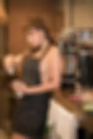 真空围裙咖啡与开背毛衣诱惑