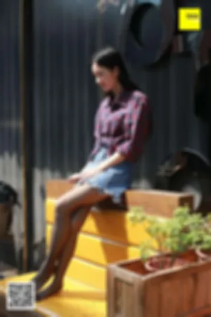 [IESS异思趣向]丝享家 2018.04.04 No.204 酒窝美女的黑丝