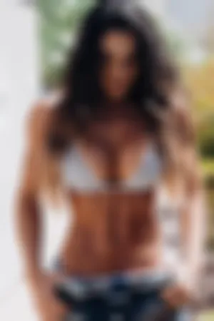 吃鸡啦！筋肉女兵火力强大