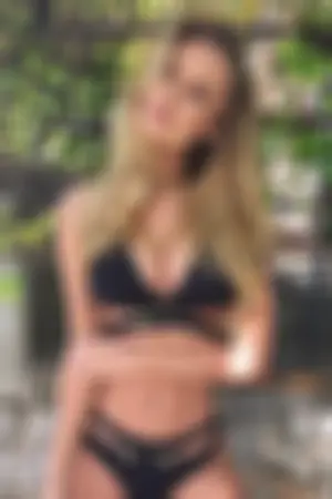 熟女魅力！姐姐超性感满满欧派藏不住