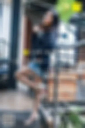 [IESS异思趣向]丝享家 2018.04.11 No.208 老师的白色一字扣凉鞋