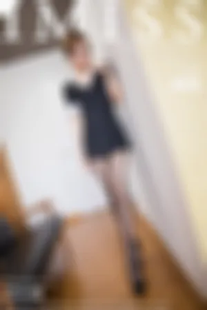 [IMiss]爱蜜社 2018.05.09 VOL.235 北海道旅拍第一套眼镜职业黑丝OL