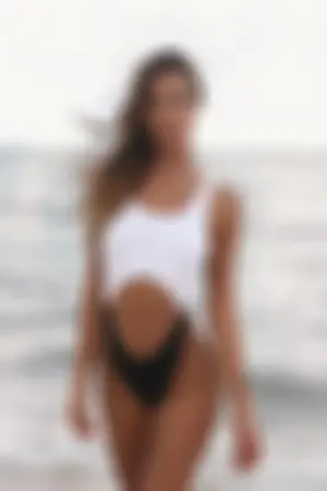 保守但性感的丽人