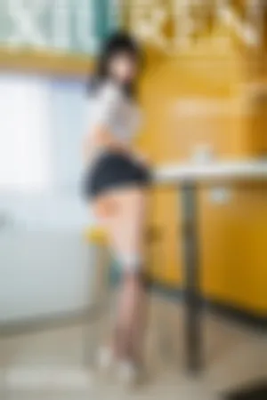 [XiuRen]秀人网 2018.05.14 No.1014 蕾丝网袜女秘OL美腿