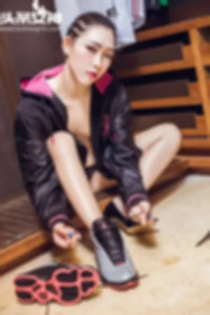 [TouTiao]头条女神 2018.05.18 懂球妹