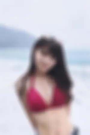 成大小清新学姐罗珮恩 火红比基尼甜美迷人