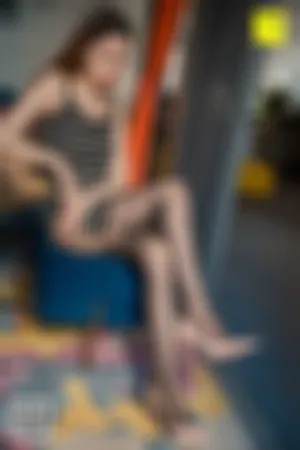 [IESS异思趣向]丝享家 2018.06.26 No.262 九妹开衩裙黑丝