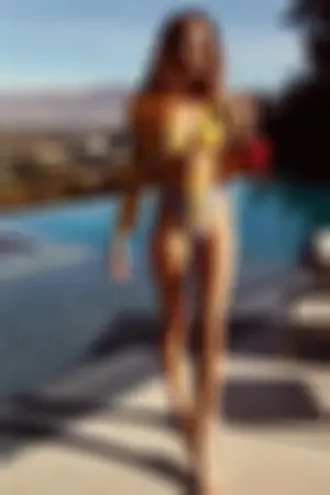 Wall 最后的花花公子兔女郎