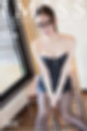 [IMiss]爱蜜社 2018.07.12 VOL.264 北海道旅拍黑丝OL写真