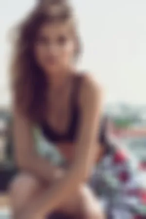 腰瘦性感！电眼正妹 「纤细蚁腰」不科学