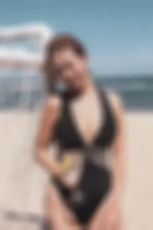 大马时尚博主Tziaaa，包不住的成熟性感