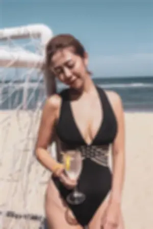 大马时尚博主Tziaaa，包不住的成熟性感