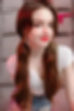 当中亚美女遇上韩式打扮