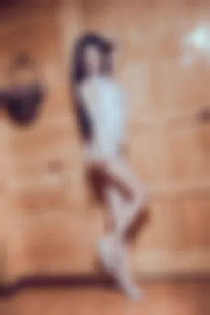 [TouTiao]头条女神 2018.08.10 蜜腿画容