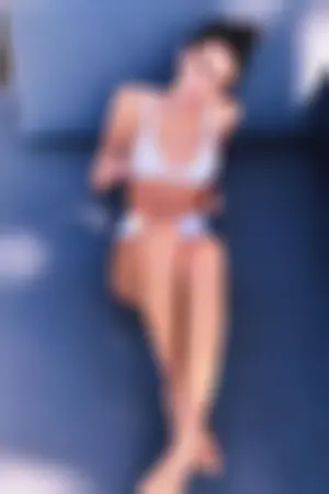 Kaia Gerber 最美星二代配备不科学逆天长腿