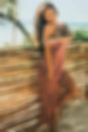 妹子肩带滑落「白嫩春色」曝光