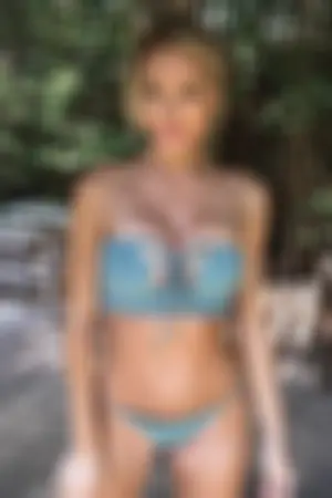 美国辣模泳装美图