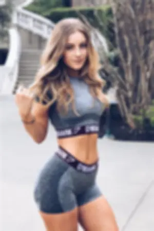 美国甜心健身正妹私房照