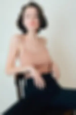 俄罗斯模特人瘦腿长胸还大 海量IG生活照