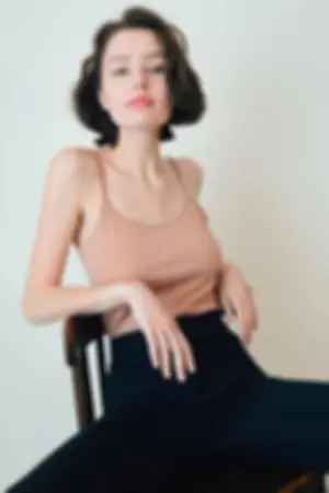 俄罗斯模特人瘦腿长胸还大 海量IG生活照