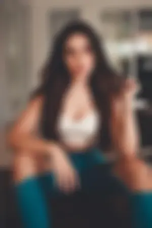 妹子「性感S曲线」藏超深