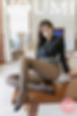 [YOUMI]尤蜜荟 2019.04.04 VOL.290 越南旅拍秘书OL皮衣系列