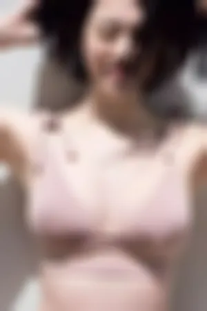 短发岛国长腿美女 微胖女神性感泳衣写真