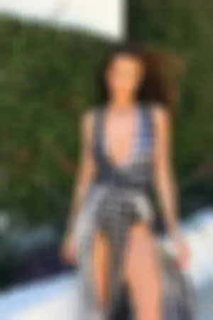 低调妹子户外露出