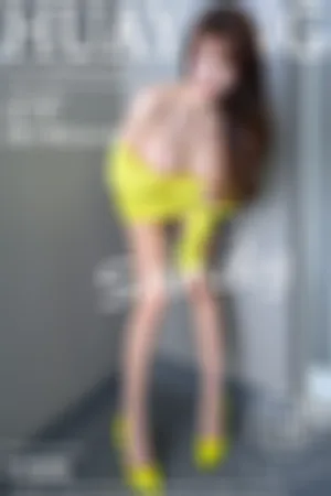 [HuaYang]花漾show 2019.06.06 VOL.145 塞班旅拍黄色主题丝袜美腿