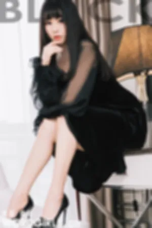 [TouTiao]头条女神 2019.06.23 黑与白的纯净女孩