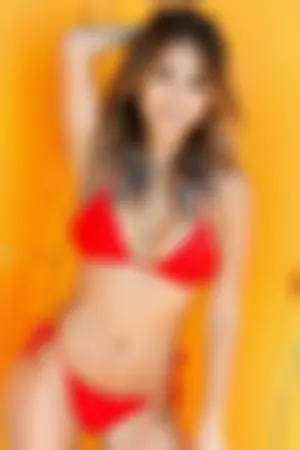 正！亚裔混血妹辣到Hold不住