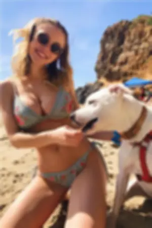 好莱坞新一代演员西德妮·斯维尼的Ig生活照