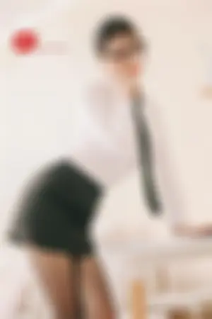 [TouTiao]头条女神 蜜丝系列001 中介小姐姐的黑丝暴击