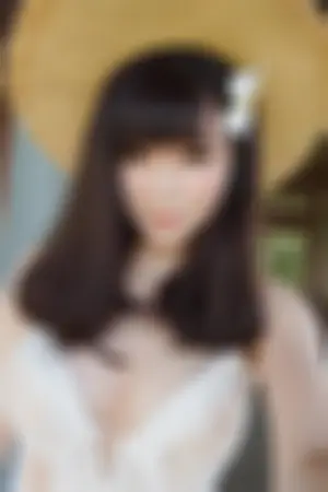 言情小说般梦幻！大马童颜妹 傲人上围藏不住