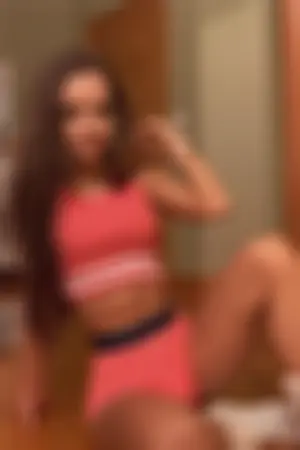 搓衣板美女「Danusia Draghici」