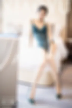 [XIAOYU]语画界 2020.04.08 VOL.284 澳门旅拍黑丝内衣与性感镂空吊带