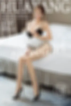 [HuaYang]花漾show 2020.08.11 VOL.271 首套写真古典韵味旗袍与现代狂野豹纹内衣