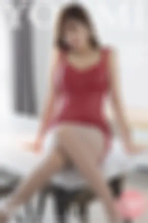 [YOUMI]尤蜜荟 2020.08.25 VOL.514 鲜红到发亮的性感吊裙