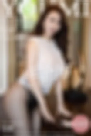 [YOUMI]尤蜜荟 2020.09.02 VOL.520 西双版纳旅拍精致镂空内衣与极致黑丝