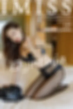 [IMiss]爱蜜社 2020.09.08 VOL.498 心愿旅拍典雅礼裙与极致魅惑丝袜