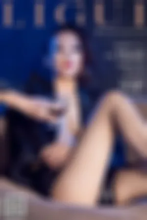 [LIGUI]丽柜 2020.08.09 黑色外套与黑色短裤加黑色丝袜美腿