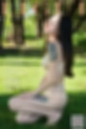 [LIGUI]丽柜 2020.10.04 白色短袖与金色内衣