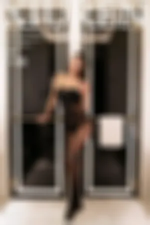 [XiuRen]秀人网 2020.10.16 No.2661 黑色吊带配开档黑丝裤袜情趣内衣写真